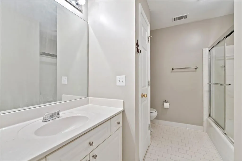 5765 De Claire Court, Sandy Springs, Georgia 30328, 4 Bedrooms Bedrooms, ,4 BathroomsBathrooms,Residential,Sold,5765 De Claire Court,6962942