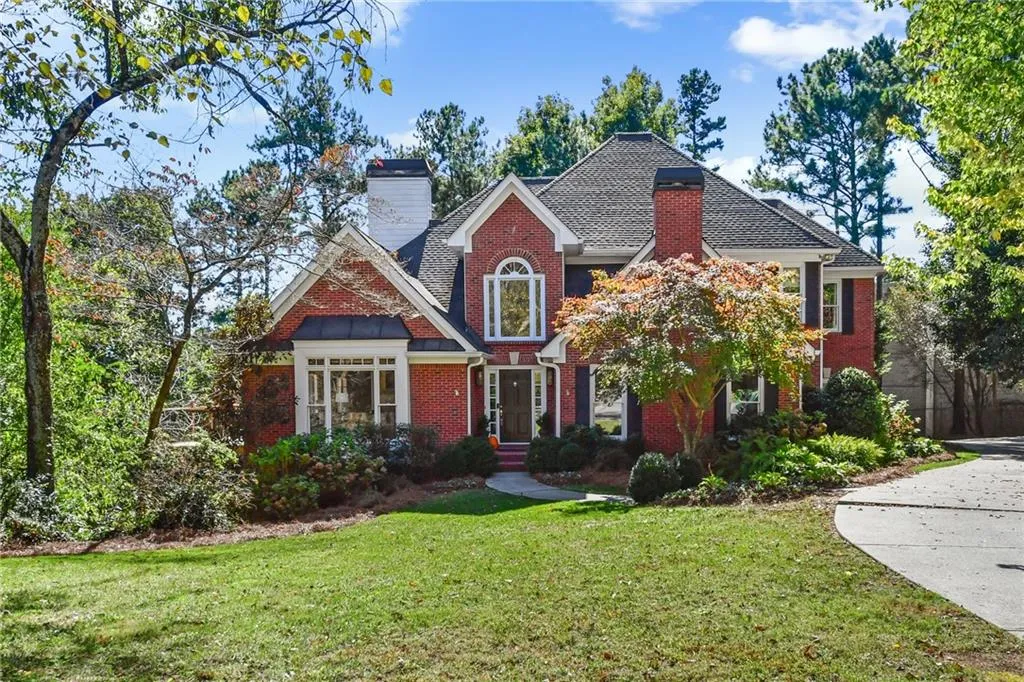 5765 De Claire Court, Sandy Springs, Georgia 30328, 4 Bedrooms Bedrooms, ,4 BathroomsBathrooms,Residential,Sold,5765 De Claire Court,6962942