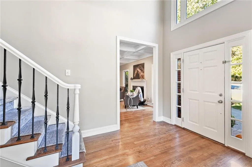 5765 De Claire Court, Sandy Springs, Georgia 30328, 4 Bedrooms Bedrooms, ,4 BathroomsBathrooms,Residential,Sold,5765 De Claire Court,6962942