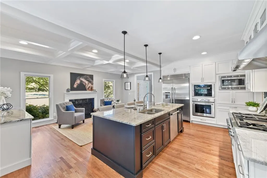5765 De Claire Court, Sandy Springs, Georgia 30328, 4 Bedrooms Bedrooms, ,4 BathroomsBathrooms,Residential,Sold,5765 De Claire Court,6962942