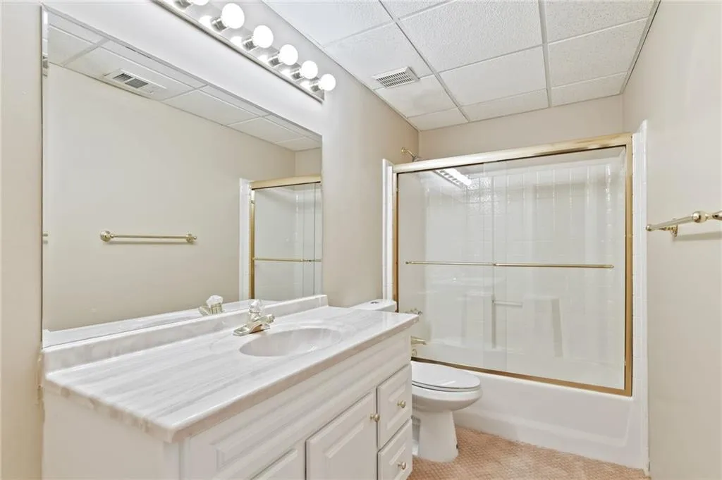 5765 De Claire Court, Sandy Springs, Georgia 30328, 4 Bedrooms Bedrooms, ,4 BathroomsBathrooms,Residential,Sold,5765 De Claire Court,6962942