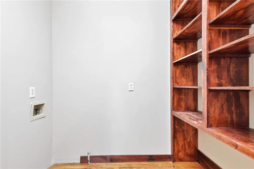 5765 De Claire Court, Sandy Springs, Georgia 30328, 4 Bedrooms Bedrooms, ,4 BathroomsBathrooms,Residential,Sold,5765 De Claire Court,6962942