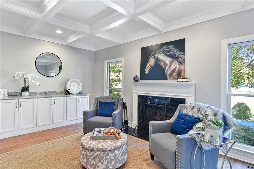 5765 De Claire Court, Sandy Springs, Georgia 30328, 4 Bedrooms Bedrooms, ,4 BathroomsBathrooms,Residential,Sold,5765 De Claire Court,6962942