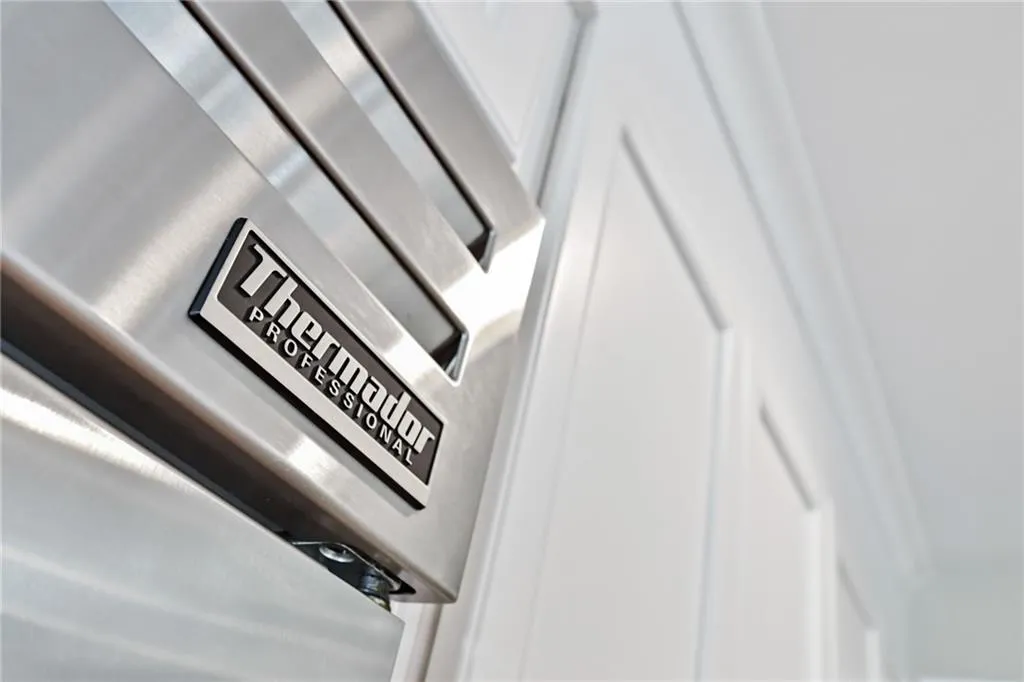 5765 De Claire Court, Sandy Springs, Georgia 30328, 4 Bedrooms Bedrooms, ,4 BathroomsBathrooms,Residential,Sold,5765 De Claire Court,6962942