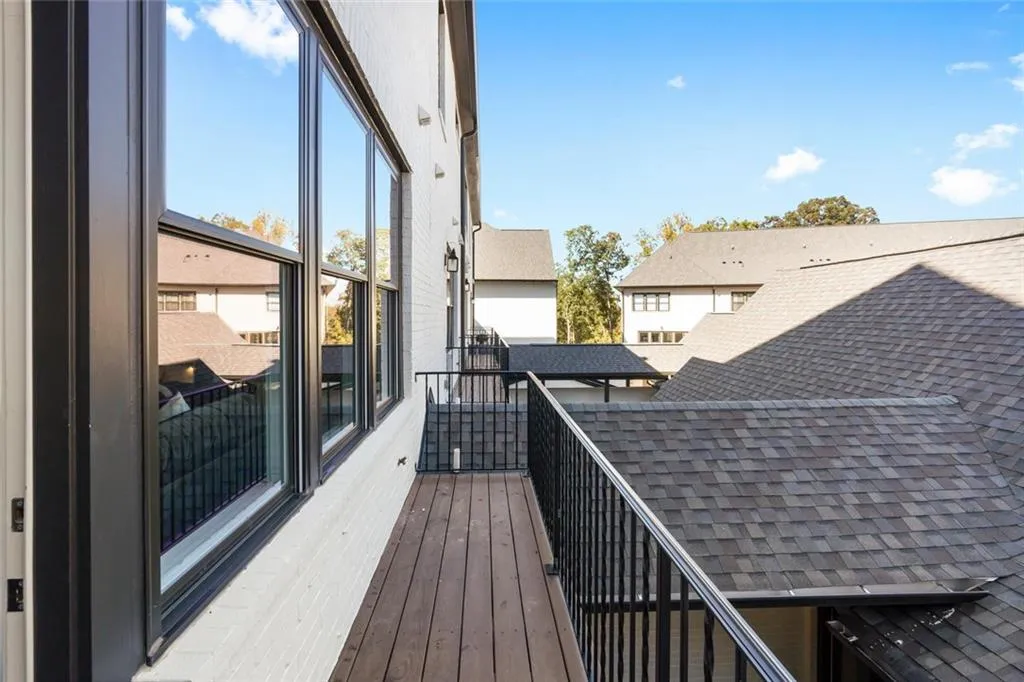 6611 Aria Boulevard Unit 122, Sandy Springs, Georgia 30328, 3 Bedrooms Bedrooms, ,4 BathroomsBathrooms,Residential,Sold,6611 Aria Boulevard Unit 122,6710580