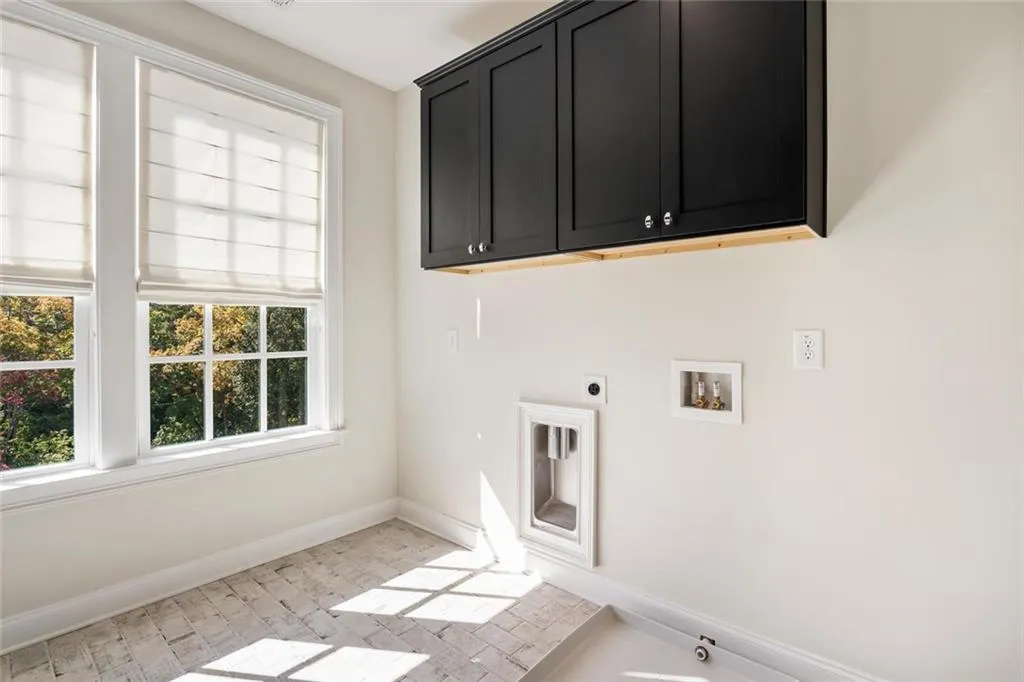 6611 Aria Boulevard Unit 122, Sandy Springs, Georgia 30328, 3 Bedrooms Bedrooms, ,4 BathroomsBathrooms,Residential,Sold,6611 Aria Boulevard Unit 122,6710580