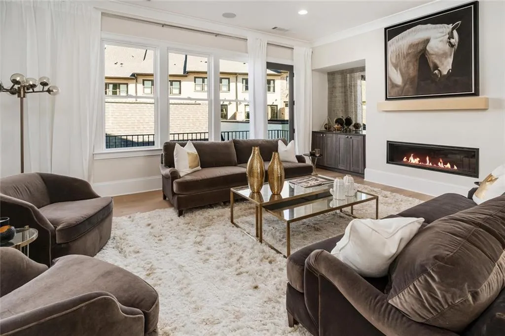 6611 Aria Boulevard Unit 122, Sandy Springs, Georgia 30328, 3 Bedrooms Bedrooms, ,4 BathroomsBathrooms,Residential,Sold,6611 Aria Boulevard Unit 122,6710580