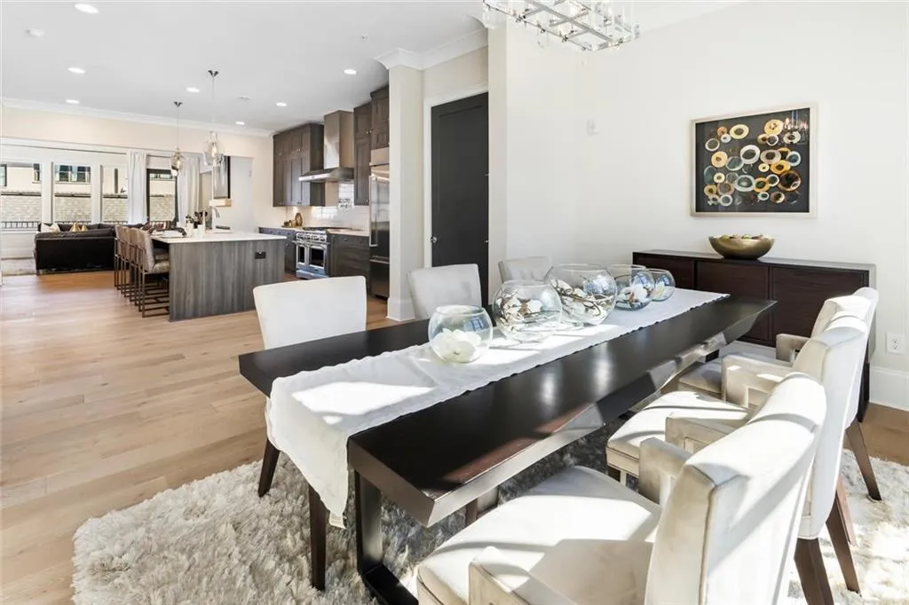 6611 Aria Boulevard Unit 122, Sandy Springs, Georgia 30328, 3 Bedrooms Bedrooms, ,4 BathroomsBathrooms,Residential,Sold,6611 Aria Boulevard Unit 122,6710580