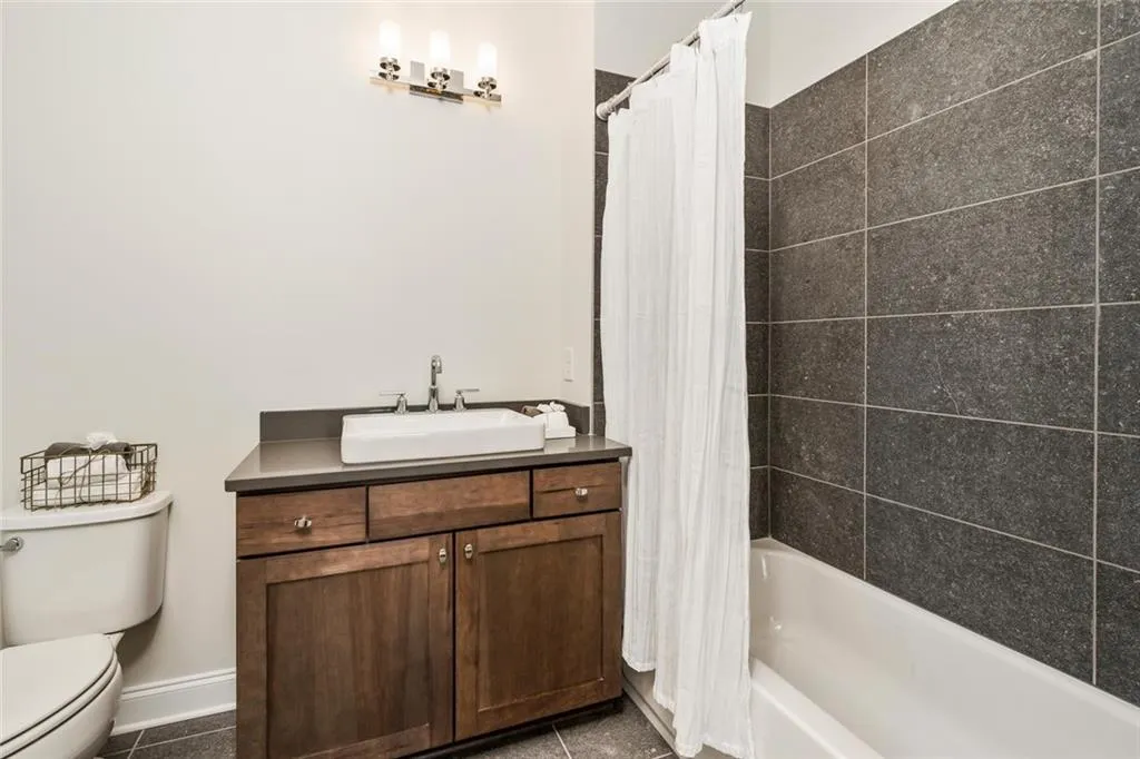 6611 Aria Boulevard Unit 122, Sandy Springs, Georgia 30328, 3 Bedrooms Bedrooms, ,4 BathroomsBathrooms,Residential,Sold,6611 Aria Boulevard Unit 122,6710580