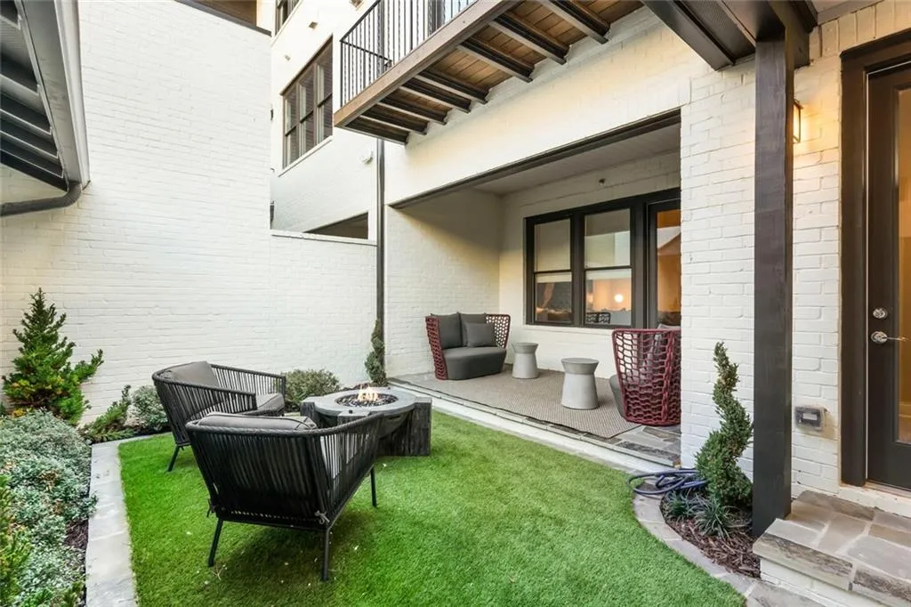 6611 Aria Boulevard Unit 122, Sandy Springs, Georgia 30328, 3 Bedrooms Bedrooms, ,4 BathroomsBathrooms,Residential,Sold,6611 Aria Boulevard Unit 122,6710580