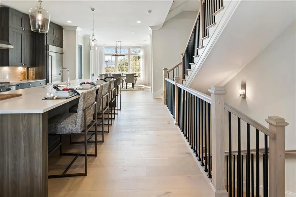 6611 Aria Boulevard Unit 122, Sandy Springs, Georgia 30328, 3 Bedrooms Bedrooms, ,4 BathroomsBathrooms,Residential,Sold,6611 Aria Boulevard Unit 122,6710580