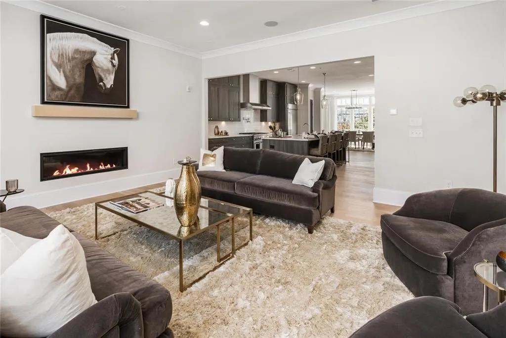 6611 Aria Boulevard Unit 122, Sandy Springs, Georgia 30328, 3 Bedrooms Bedrooms, ,4 BathroomsBathrooms,Residential,Sold,6611 Aria Boulevard Unit 122,6710580