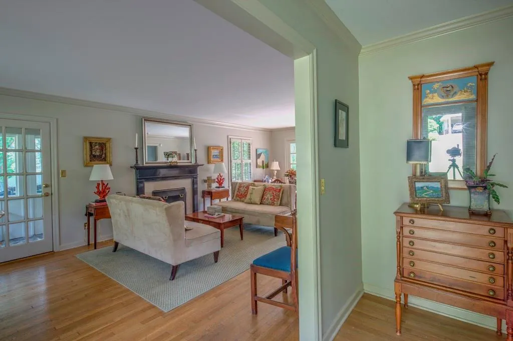 2052 Brookview Drive Nw, Atlanta, Georgia 30318, 3 Bedrooms Bedrooms, ,3 BathroomsBathrooms,Residential,Sold,2052 Brookview Drive Nw,5549716
