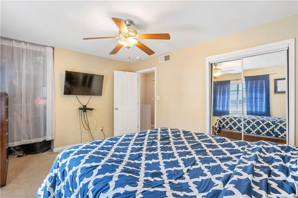 6940 Roswell Road Unit 10f, Atlanta, Georgia 30328, 2 Bedrooms Bedrooms, ,1 BathroomBathrooms,Residential,Sold,6940 Roswell Road Unit 10f,6912702