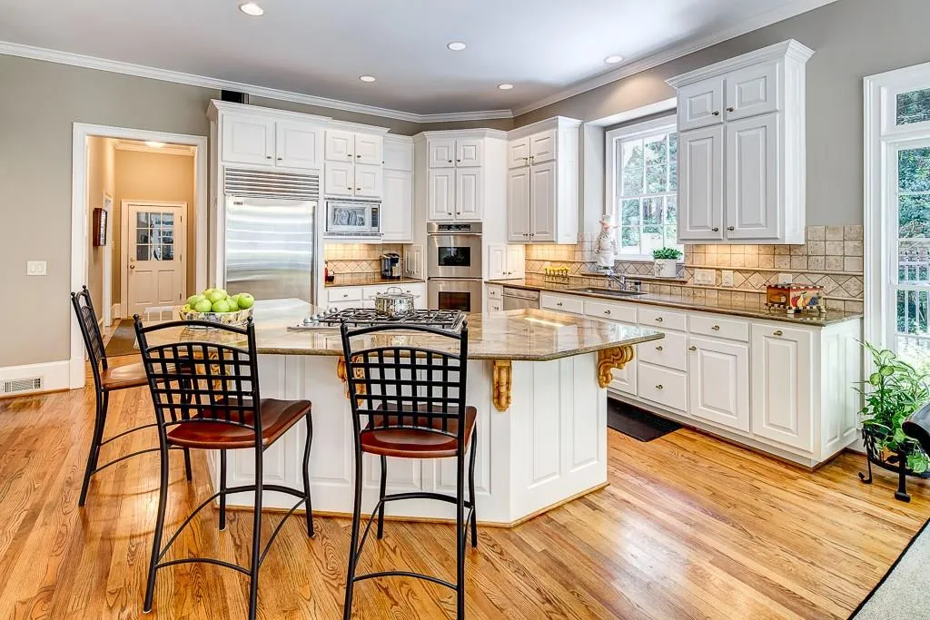 1640 Misty Oaks Drive, Atlanta, Georgia 30350, 6 Bedrooms Bedrooms, ,6 BathroomsBathrooms,Residential,Sold,1640 Misty Oaks Drive,5742526