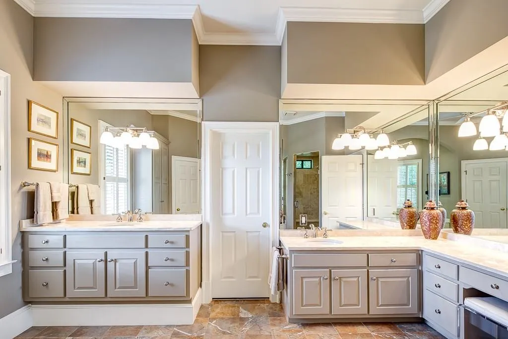 1640 Misty Oaks Drive, Atlanta, Georgia 30350, 6 Bedrooms Bedrooms, ,6 BathroomsBathrooms,Residential,Sold,1640 Misty Oaks Drive,5742526