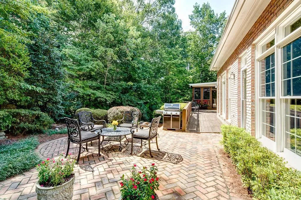 1640 Misty Oaks Drive, Atlanta, Georgia 30350, 6 Bedrooms Bedrooms, ,6 BathroomsBathrooms,Residential,Sold,1640 Misty Oaks Drive,5742526