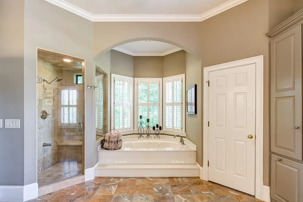 1640 Misty Oaks Drive, Atlanta, Georgia 30350, 6 Bedrooms Bedrooms, ,6 BathroomsBathrooms,Residential,Sold,1640 Misty Oaks Drive,5742526