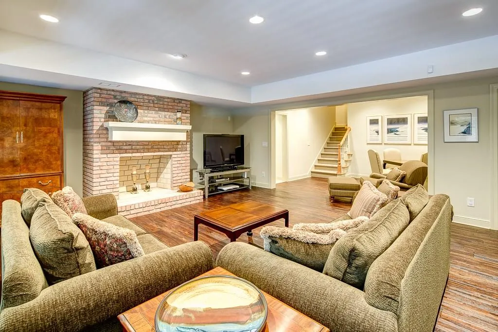 1640 Misty Oaks Drive, Atlanta, Georgia 30350, 6 Bedrooms Bedrooms, ,6 BathroomsBathrooms,Residential,Sold,1640 Misty Oaks Drive,5742526