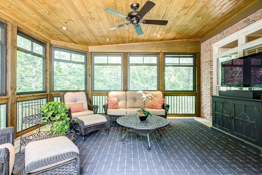 1640 Misty Oaks Drive, Atlanta, Georgia 30350, 6 Bedrooms Bedrooms, ,6 BathroomsBathrooms,Residential,Sold,1640 Misty Oaks Drive,5742526