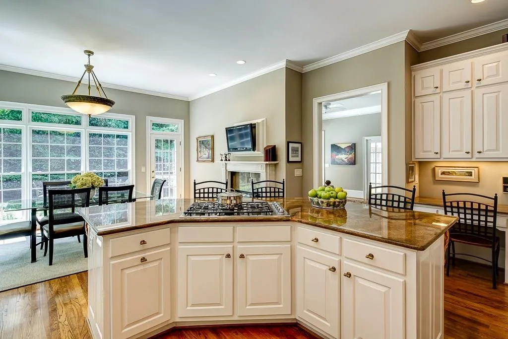 1640 Misty Oaks Drive, Atlanta, Georgia 30350, 6 Bedrooms Bedrooms, ,6 BathroomsBathrooms,Residential,Sold,1640 Misty Oaks Drive,5742526