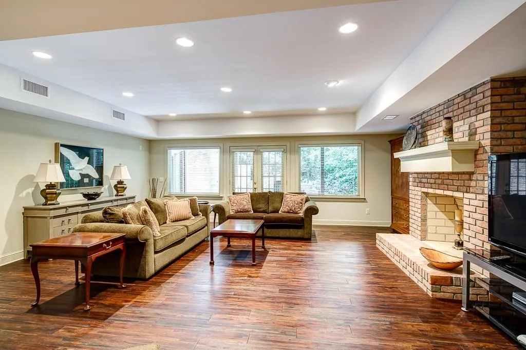 1640 Misty Oaks Drive, Atlanta, Georgia 30350, 6 Bedrooms Bedrooms, ,6 BathroomsBathrooms,Residential,Sold,1640 Misty Oaks Drive,5742526