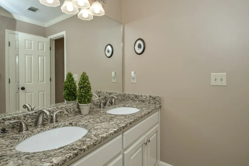 7695 Blandford Place, Sandy Springs, Georgia 30350, 6 Bedrooms Bedrooms, ,5 BathroomsBathrooms,Residential,Sold,7695 Blandford Place,5970606