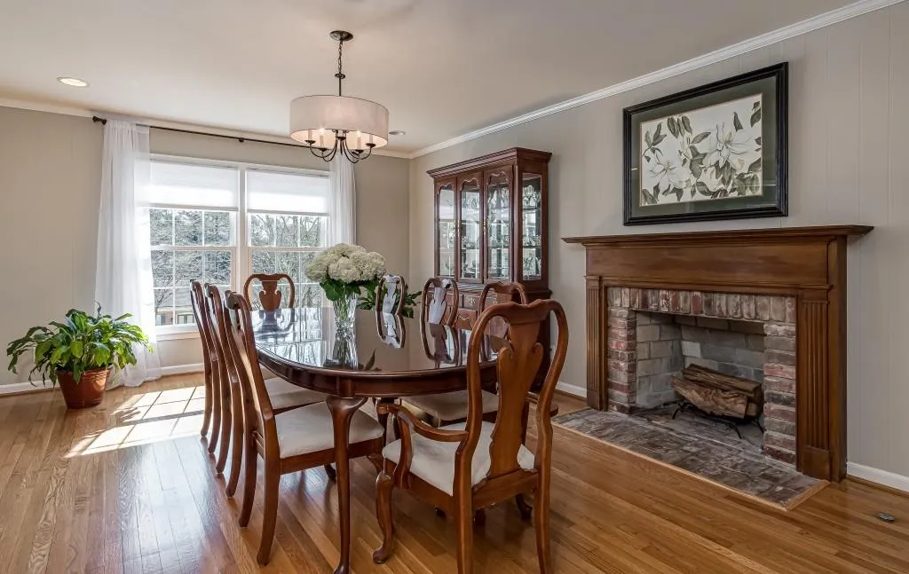 550 Spalding Drive, Sandy Springs, Georgia 30328, 4 Bedrooms Bedrooms, ,2 BathroomsBathrooms,Residential,Sold,550 Spalding Drive,6685445