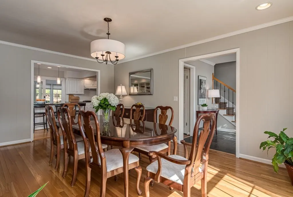 550 Spalding Drive, Sandy Springs, Georgia 30328, 4 Bedrooms Bedrooms, ,2 BathroomsBathrooms,Residential,Sold,550 Spalding Drive,6685445