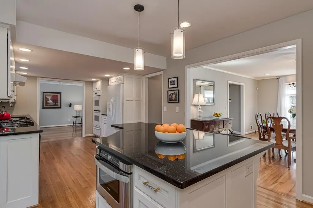 550 Spalding Drive, Sandy Springs, Georgia 30328, 4 Bedrooms Bedrooms, ,2 BathroomsBathrooms,Residential,Sold,550 Spalding Drive,6685445