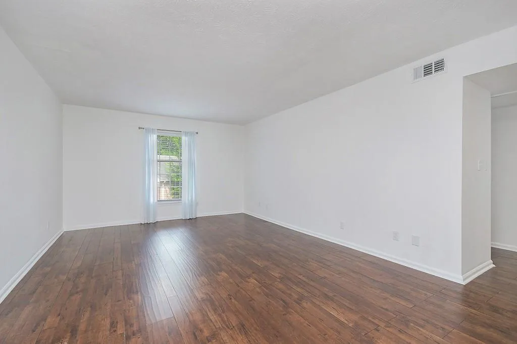 6700 Roswell Road Unit 31g, Sandy Springs, Georgia 30328, 2 Bedrooms Bedrooms, ,2 BathroomsBathrooms,Residential,Sold,6700 Roswell Road Unit 31g,6759306