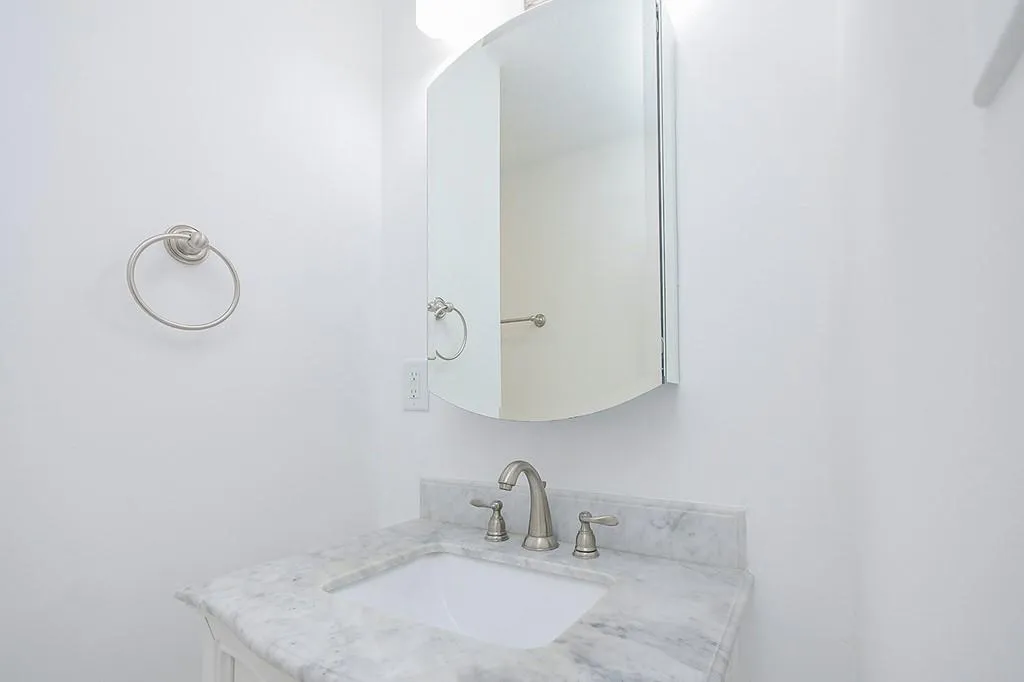 6700 Roswell Road Unit 31g, Sandy Springs, Georgia 30328, 2 Bedrooms Bedrooms, ,2 BathroomsBathrooms,Residential,Sold,6700 Roswell Road Unit 31g,6759306