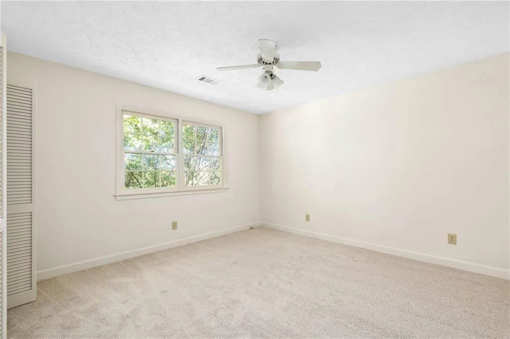 240 Zephyr Court, Sandy Springs, Georgia 30350, 4 Bedrooms Bedrooms, ,2 BathroomsBathrooms,Residential,Sold,240 Zephyr Court,6965456