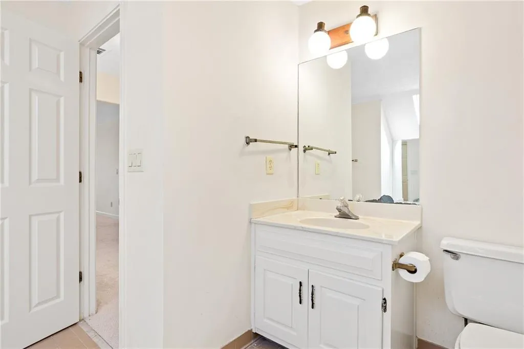 240 Zephyr Court, Sandy Springs, Georgia 30350, 4 Bedrooms Bedrooms, ,2 BathroomsBathrooms,Residential,Sold,240 Zephyr Court,6965456