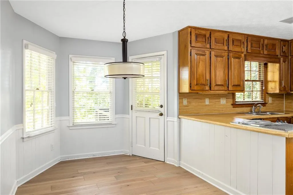 240 Zephyr Court, Sandy Springs, Georgia 30350, 4 Bedrooms Bedrooms, ,2 BathroomsBathrooms,Residential,Sold,240 Zephyr Court,6965456