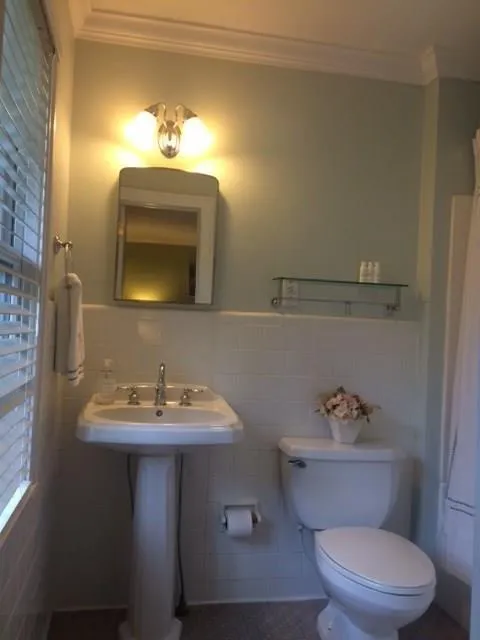 307 Underwood Drive, Sandy Springs, Georgia 30328, 3 Bedrooms Bedrooms, ,2 BathroomsBathrooms,Residential,Sold,307 Underwood Drive,5737030