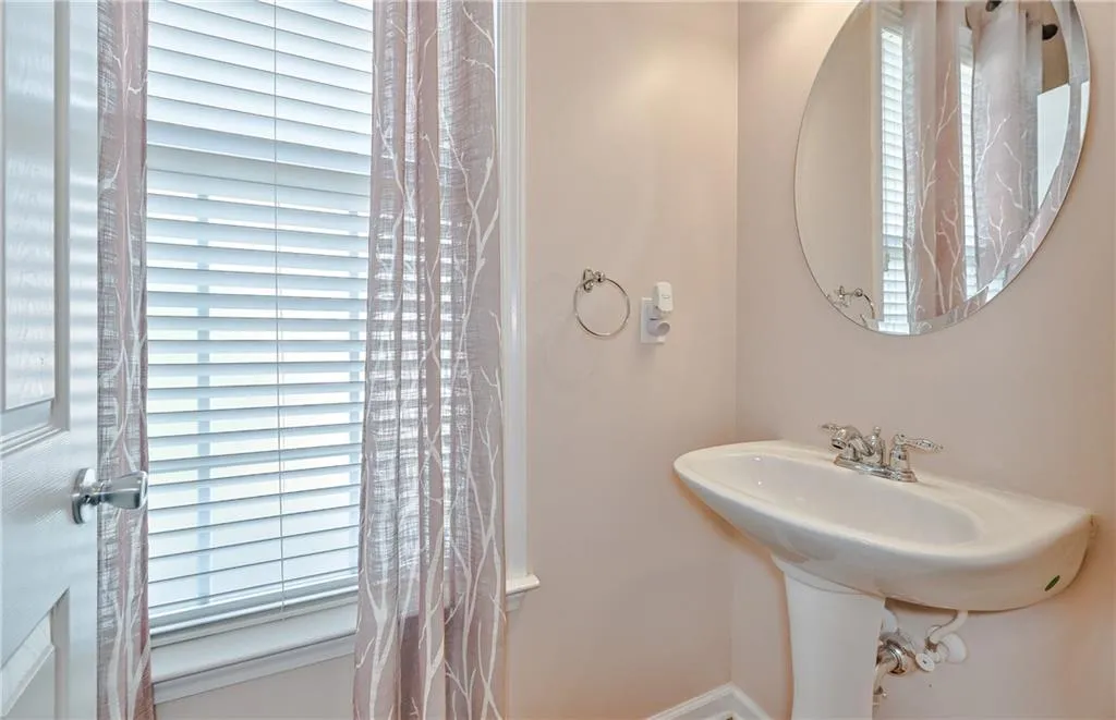 7892 Kiverton Place, Sandy Springs, Georgia 30350, 4 Bedrooms Bedrooms, ,3 BathroomsBathrooms,Residential,Sold,7892 Kiverton Place,6956966