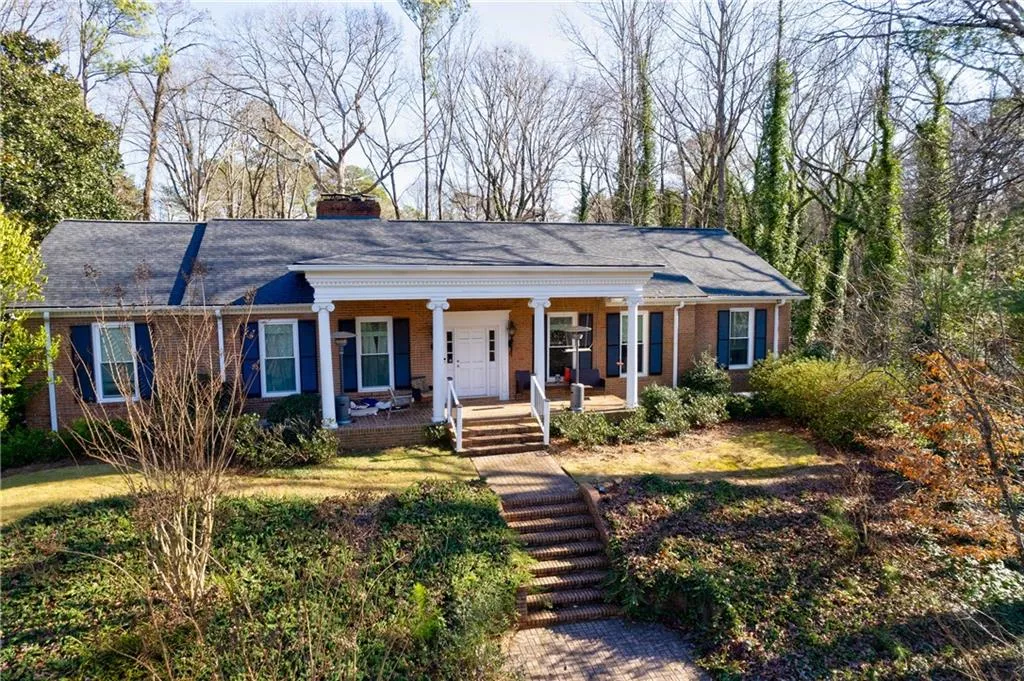 6525 Riverside Drive, Atlanta, Georgia 30328, 5 Bedrooms Bedrooms, ,4 BathroomsBathrooms,Residential,Sold,6525 Riverside Drive,7174692