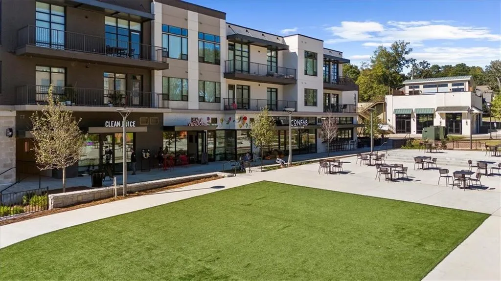 2582 N Thompson Road Ne, Atlanta, Georgia 30319, 5 Bedrooms Bedrooms, ,3 BathroomsBathrooms,Residential,For Sale,2582 N Thompson Road Ne,7665904