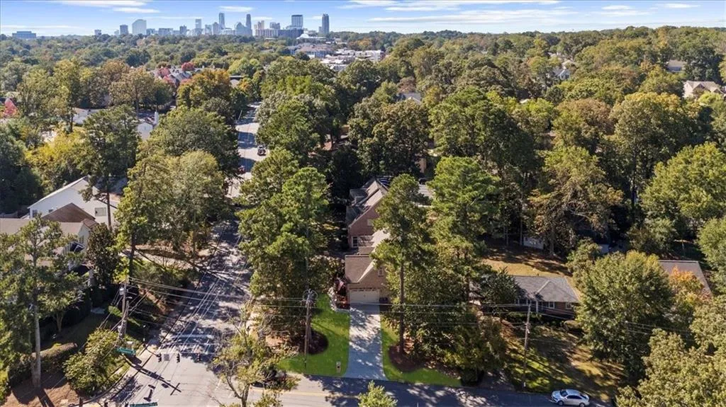 2582 N Thompson Road Ne, Atlanta, Georgia 30319, 5 Bedrooms Bedrooms, ,3 BathroomsBathrooms,Residential,For Sale,2582 N Thompson Road Ne,7665904