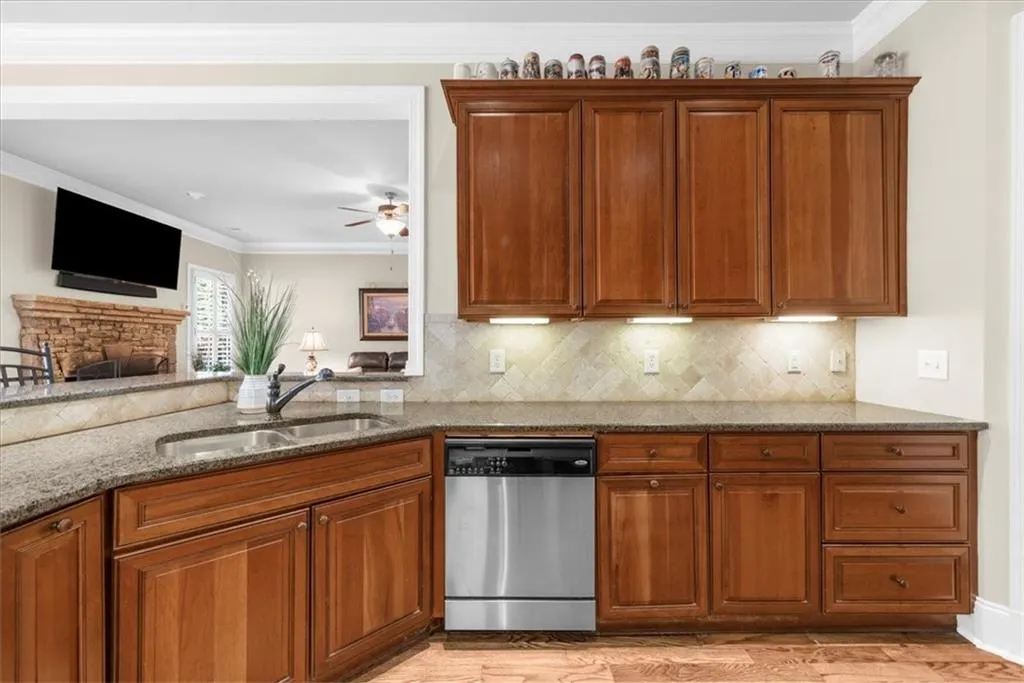 2582 N Thompson Road Ne, Atlanta, Georgia 30319, 5 Bedrooms Bedrooms, ,3 BathroomsBathrooms,Residential,For Sale,2582 N Thompson Road Ne,7665904