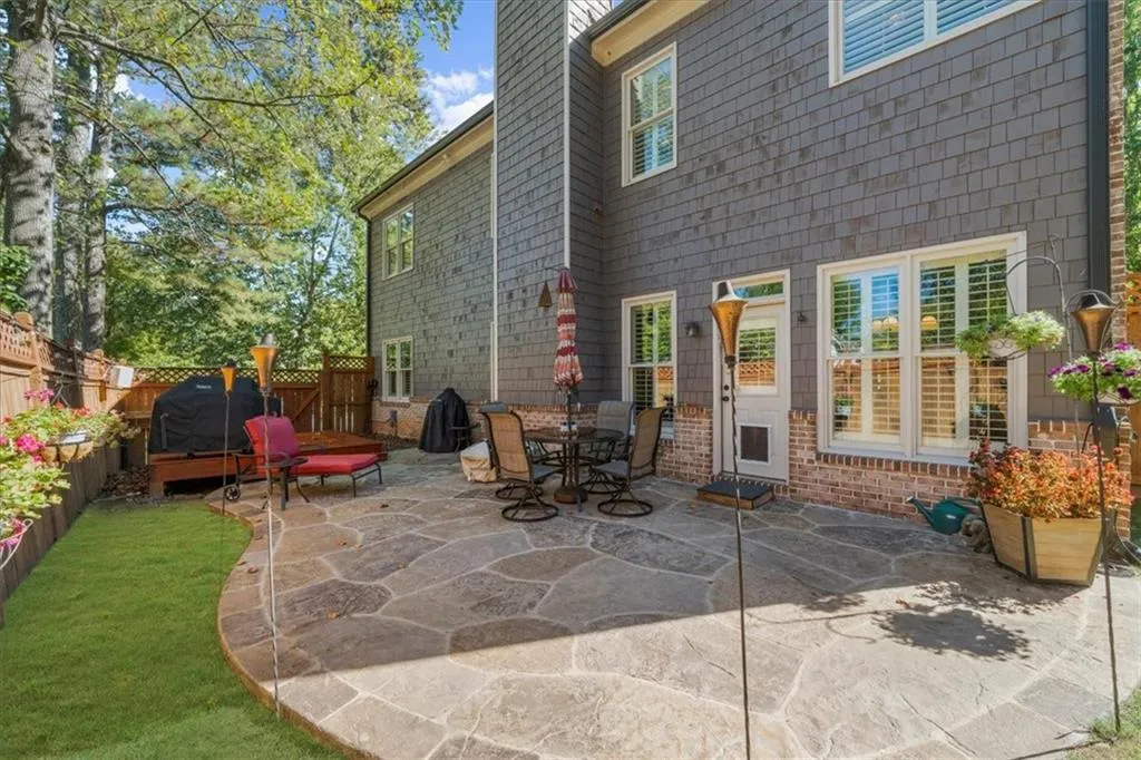 2582 N Thompson Road Ne, Atlanta, Georgia 30319, 5 Bedrooms Bedrooms, ,3 BathroomsBathrooms,Residential,For Sale,2582 N Thompson Road Ne,7665904