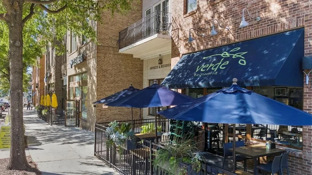 2582 N Thompson Road Ne, Atlanta, Georgia 30319, 5 Bedrooms Bedrooms, ,3 BathroomsBathrooms,Residential,For Sale,2582 N Thompson Road Ne,7665904