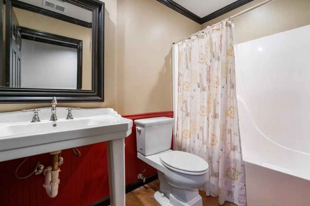 725 Hunting View Point, Atlanta, Georgia 30328, 4 Bedrooms Bedrooms, ,4 BathroomsBathrooms,Residential,Sold,725 Hunting View Point,6698434