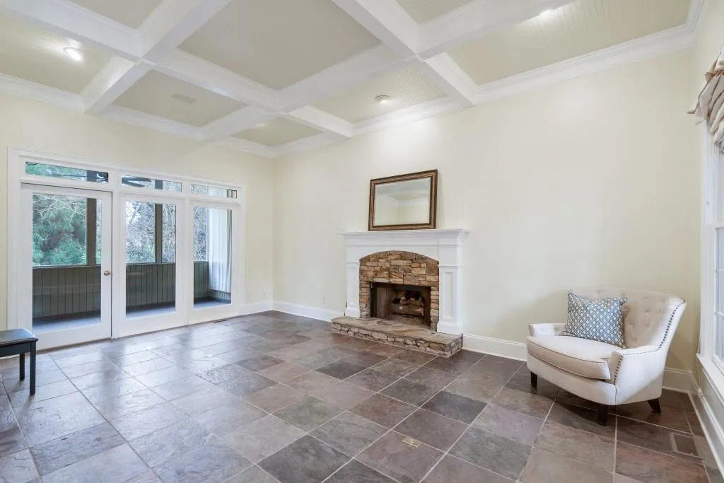 725 Hunting View Point, Atlanta, Georgia 30328, 4 Bedrooms Bedrooms, ,4 BathroomsBathrooms,Residential,Sold,725 Hunting View Point,6698434