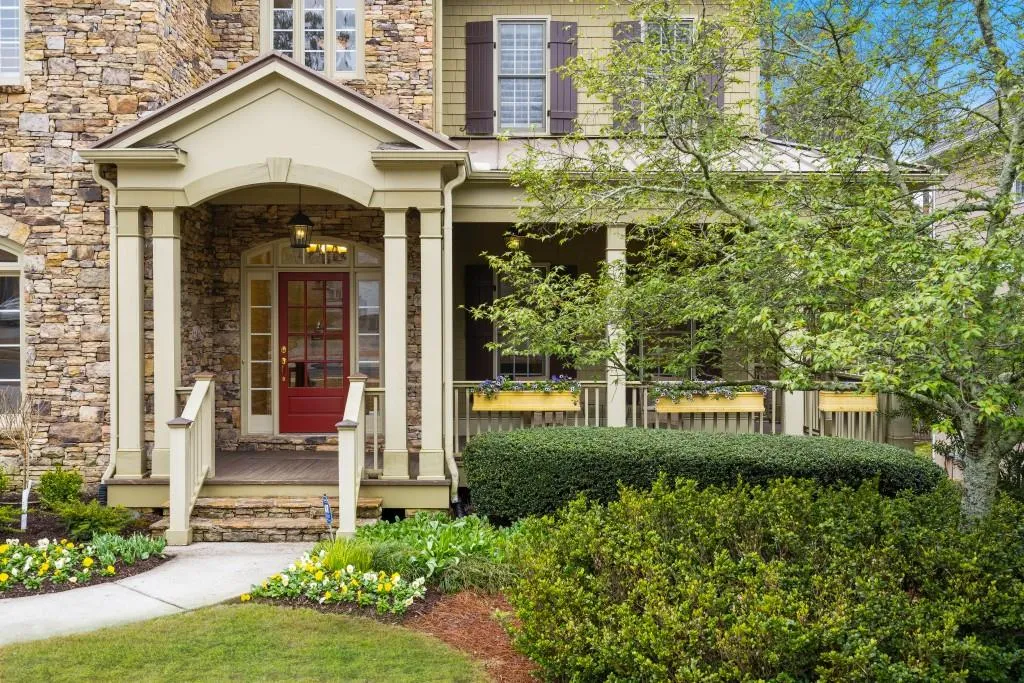 725 Hunting View Point, Atlanta, Georgia 30328, 4 Bedrooms Bedrooms, ,4 BathroomsBathrooms,Residential,Sold,725 Hunting View Point,6698434