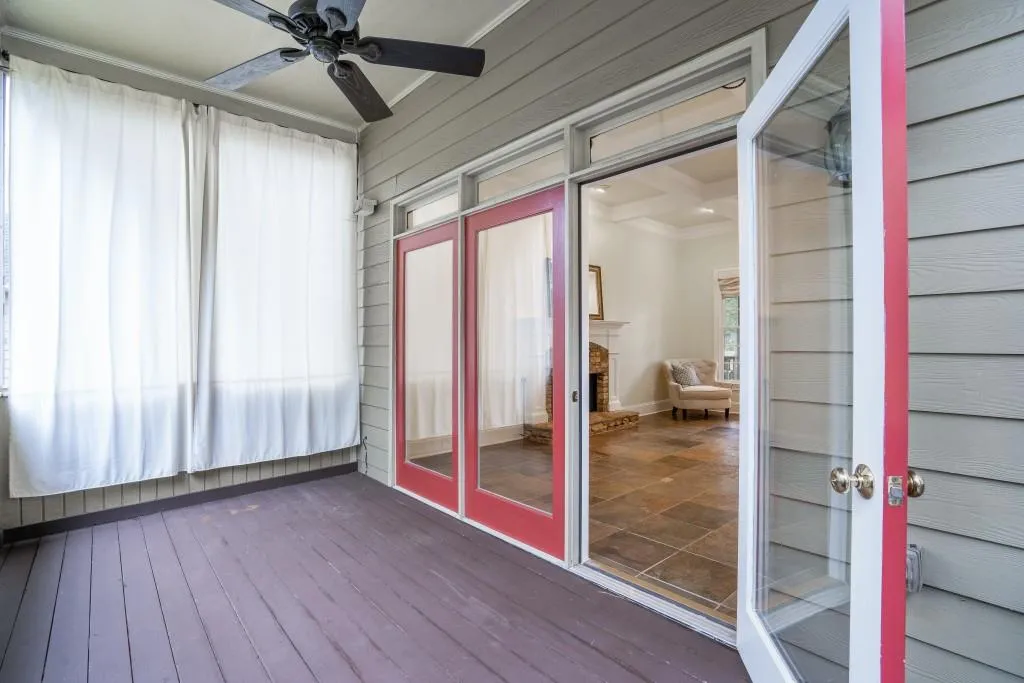 725 Hunting View Point, Atlanta, Georgia 30328, 4 Bedrooms Bedrooms, ,4 BathroomsBathrooms,Residential,Sold,725 Hunting View Point,6698434