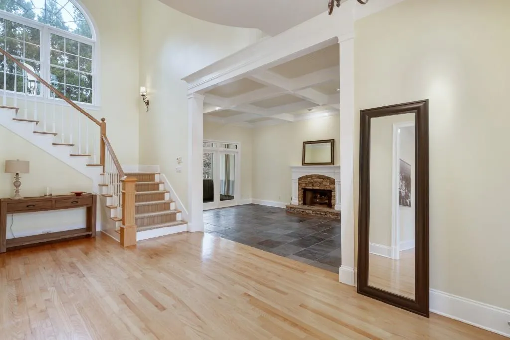 725 Hunting View Point, Atlanta, Georgia 30328, 4 Bedrooms Bedrooms, ,4 BathroomsBathrooms,Residential,Sold,725 Hunting View Point,6698434