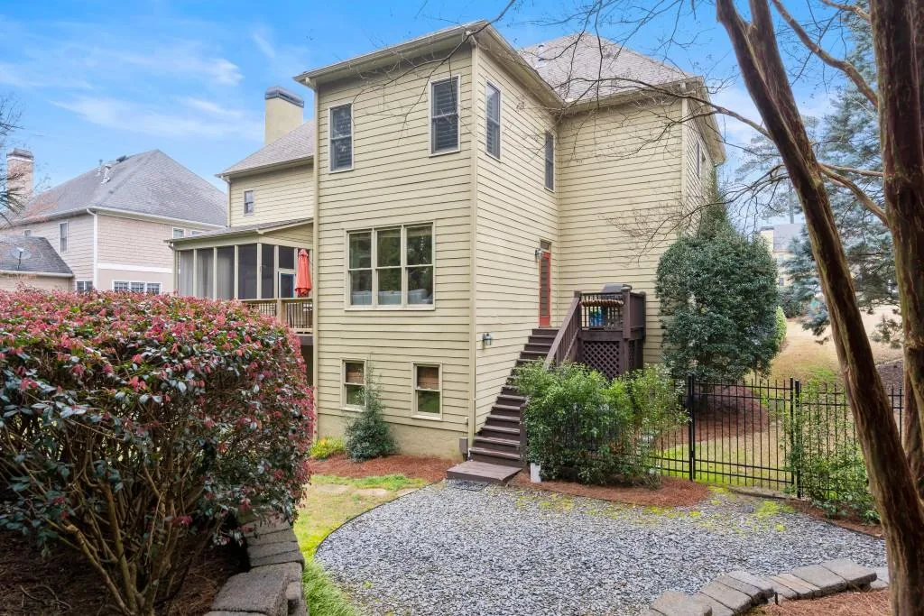 725 Hunting View Point, Atlanta, Georgia 30328, 4 Bedrooms Bedrooms, ,4 BathroomsBathrooms,Residential,Sold,725 Hunting View Point,6698434