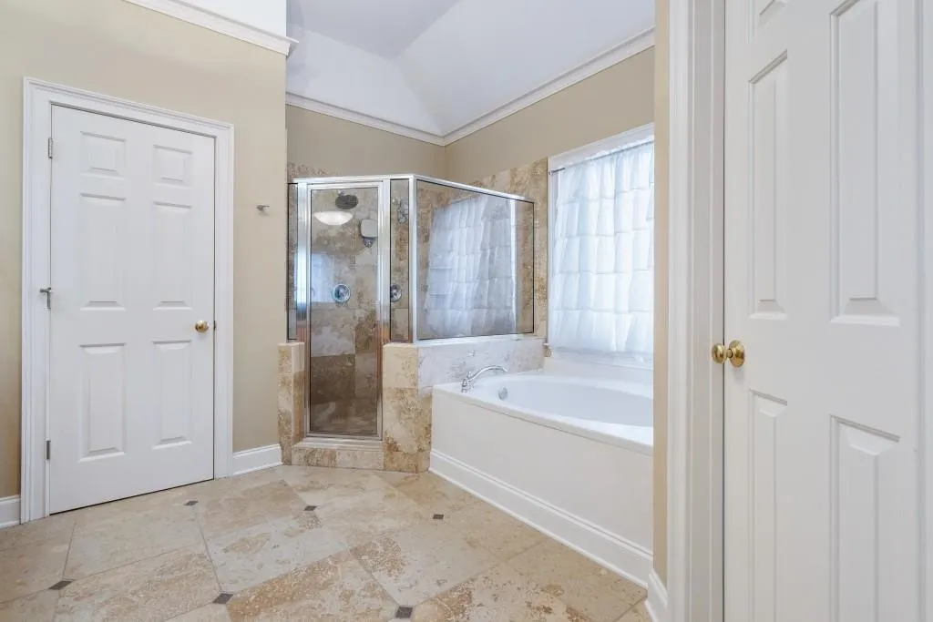 725 Hunting View Point, Atlanta, Georgia 30328, 4 Bedrooms Bedrooms, ,4 BathroomsBathrooms,Residential,Sold,725 Hunting View Point,6698434